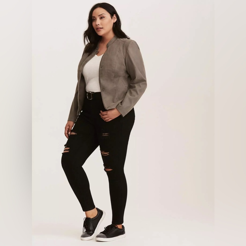 TorridWomen's Distressed Black Jeans